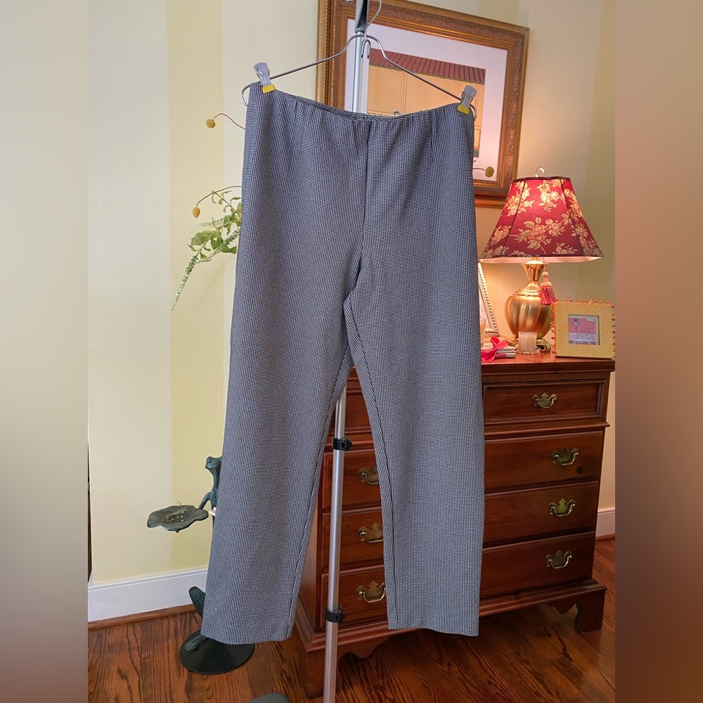 JJill NEW  Ponte Slim leg pant SZ L/P   Black White small check. Never worn❤️